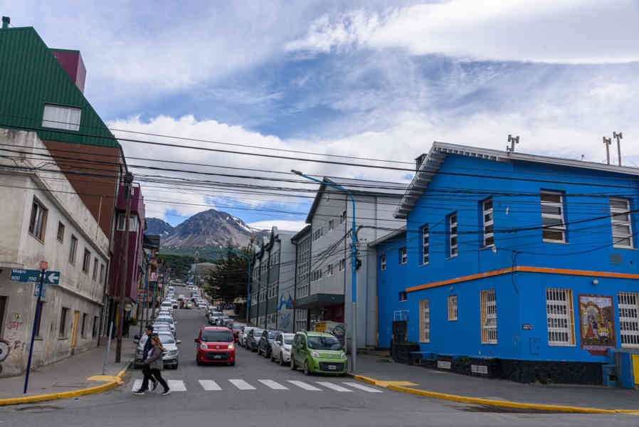 Argentina 145 - Ushuaia - calle.jpg